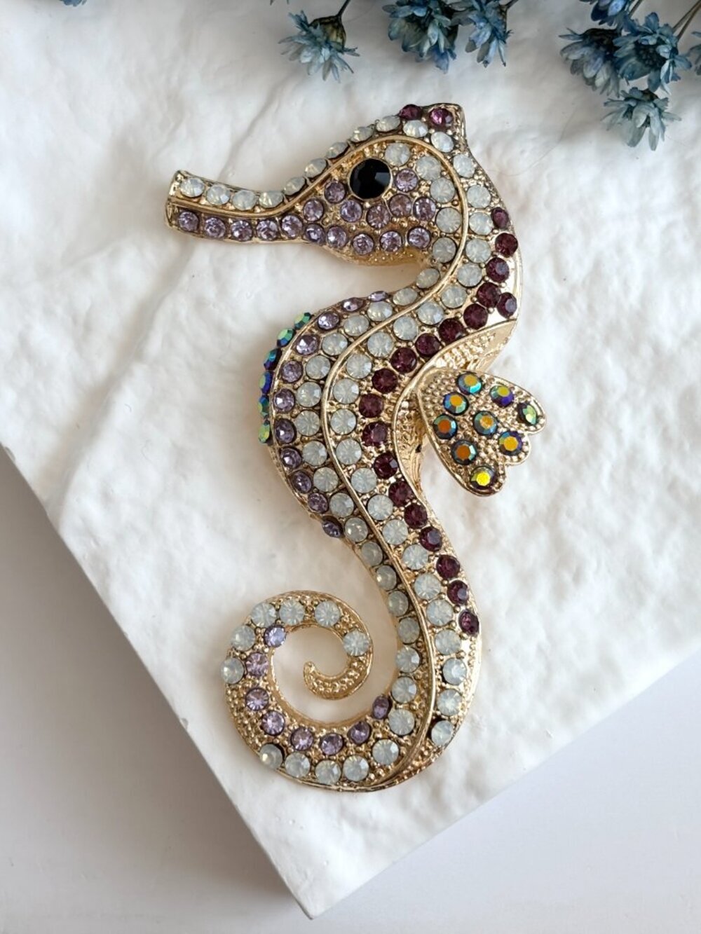 Seahorse Rainbow Rhinestone Gold Toned Jumbo Vintage Inspired Brooch Pin - Picture 3 of 16